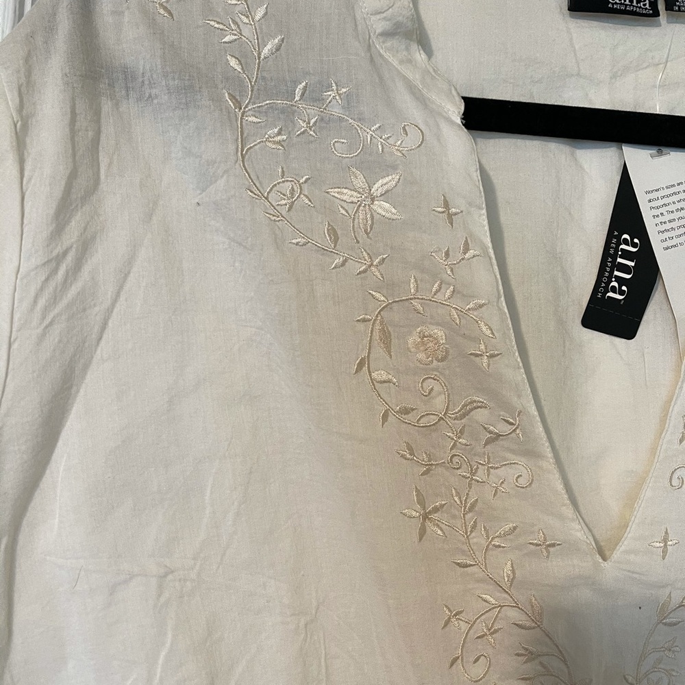 NWT- ANA - Cool White V-Neck Top Size - 2X - Picture 8 of 8